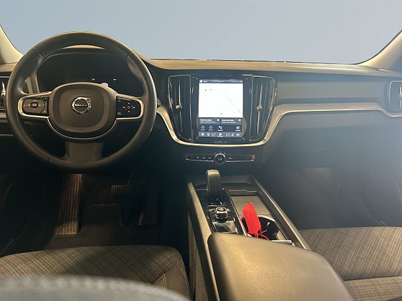 Volvo V60 Cross Country 8 of 16