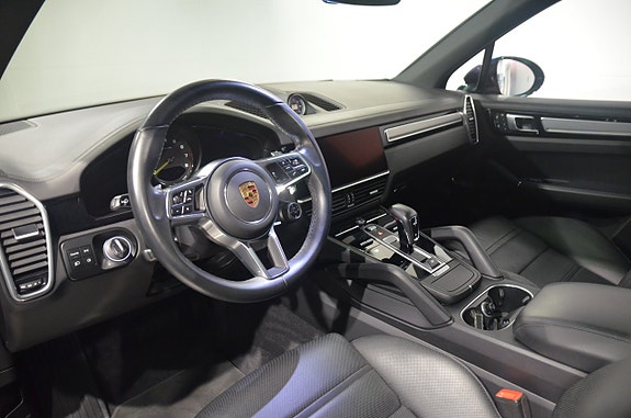 Porsche Cayenne 12 of 21
