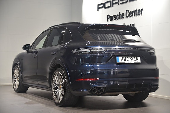 Porsche Cayenne 6 of 21
