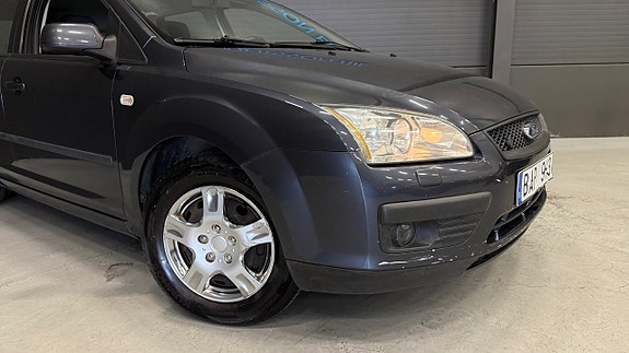 Ford Focus 3 of 5