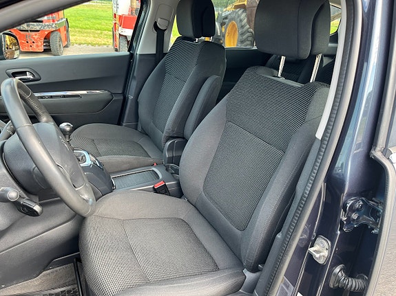 Peugeot 5008 15 of 19