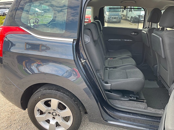 Peugeot 5008 9 of 19