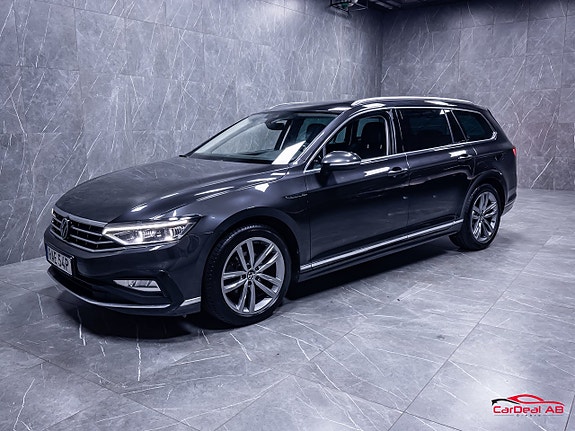 Volkswagen Passat 3 of 30