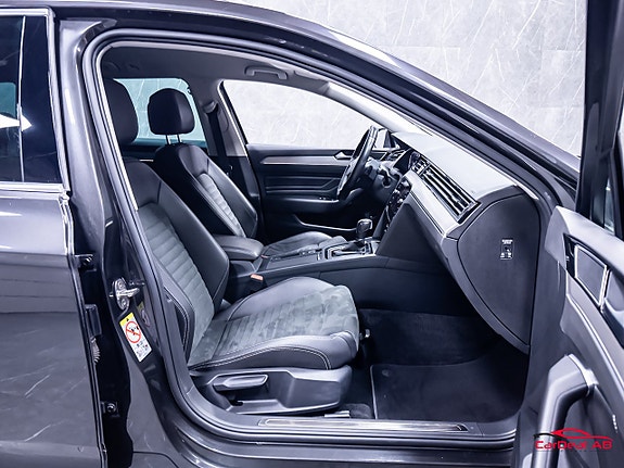 Volkswagen Passat 15 of 30