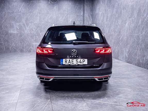 Volkswagen Passat 6 of 30
