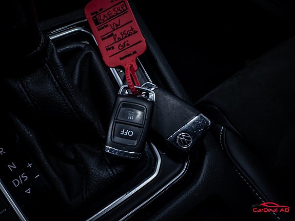 Volkswagen Passat 29 of 30
