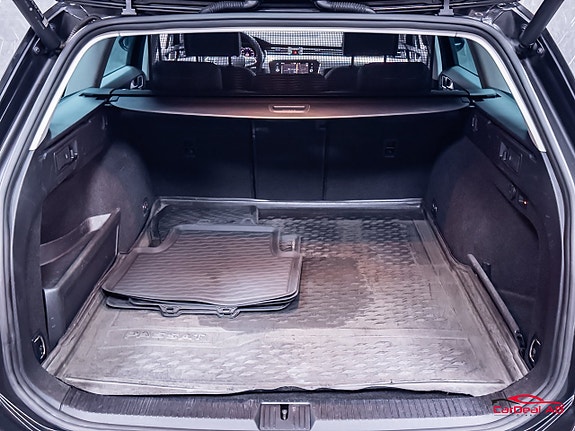 Volkswagen Passat 17 of 30