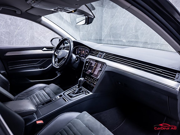 Volkswagen Passat 14 of 30