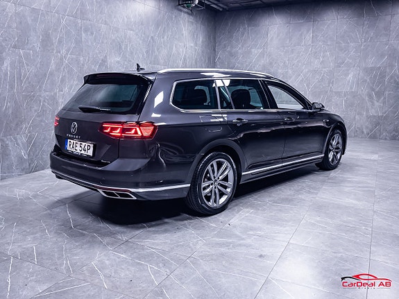Volkswagen Passat 7 of 30