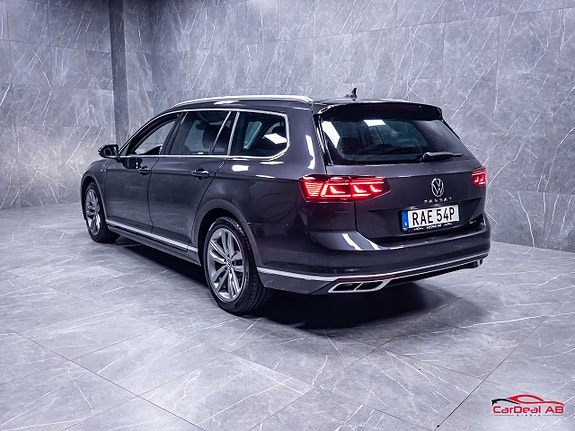 Volkswagen Passat 5 of 30