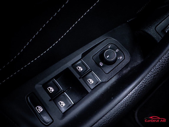 Volkswagen Passat 30 of 30