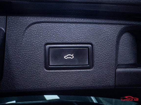 Volkswagen Passat 18 of 30