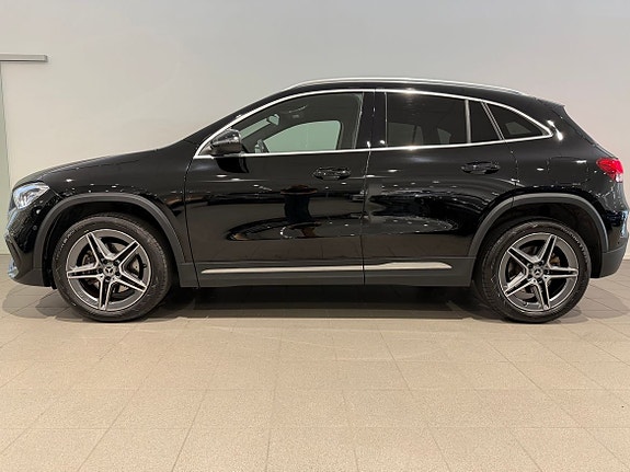 Mercedes-Benz GLA250 e 3 of 5