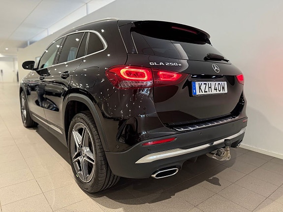 Mercedes-Benz GLA250 e 4 of 5