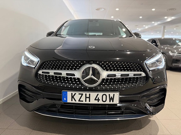 Mercedes-Benz GLA250 e 2 of 5