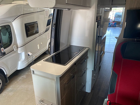 Kabe Travel Master VAN 690 LB 4X4 * Ac & V6 * 10 of 14