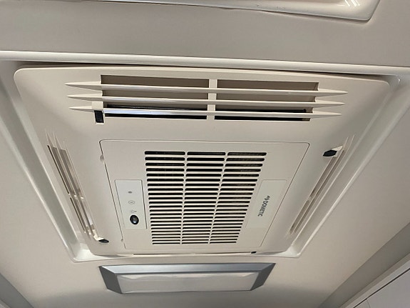 Kabe Travel Master VAN 690 LB 4X4 * Ac & V6 * 5 of 14