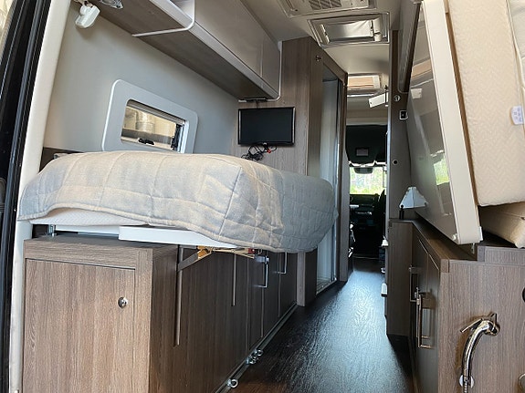 Kabe Travel Master VAN 690 LB 4X4 * Ac & V6 * 13 of 14