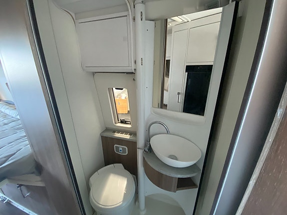 Kabe Travel Master VAN 690 LB 4X4 * Ac & V6 * 11 of 14