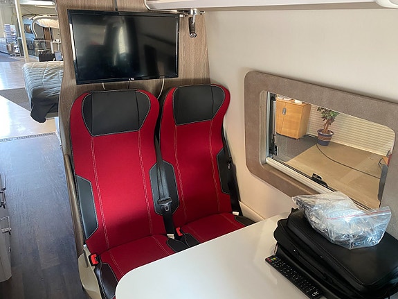 Kabe Travel Master VAN 690 LB 4X4 * Ac & V6 * 8 of 14