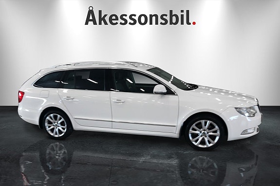 Skoda Superb 4 of 5
