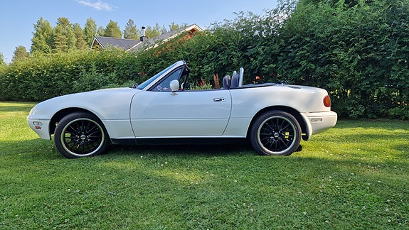 Mazda MX-5 3 of 5