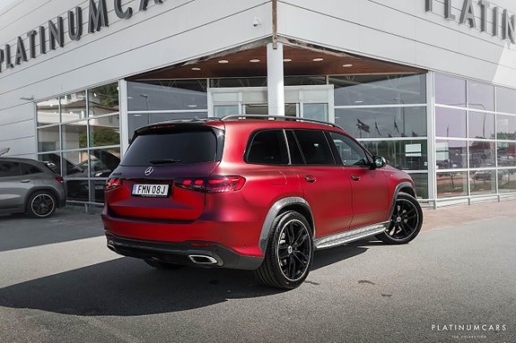Mercedes-Benz GLS580 2 of 5