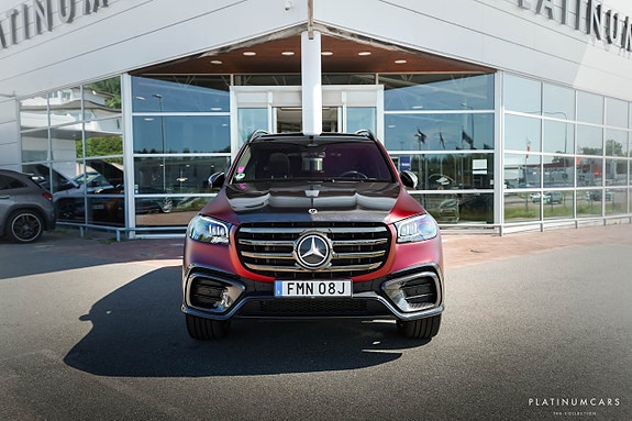 Mercedes-Benz GLS580 3 of 5
