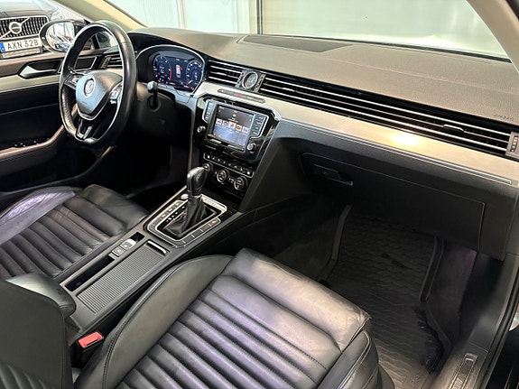 Volkswagen Passat 11 of 21
