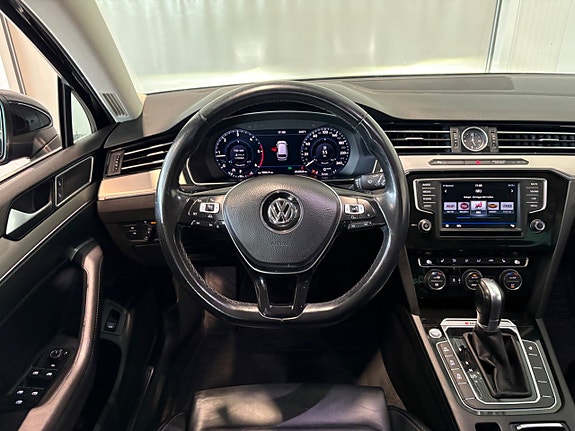 Volkswagen Passat 9 of 21