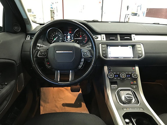Land Rover Range Rover Evoque 11 of 24