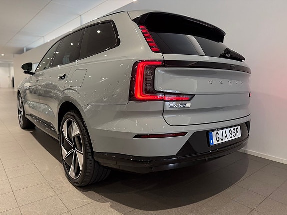 Volvo EX90 5 of 5