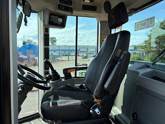 JCB 419s 5 of 5