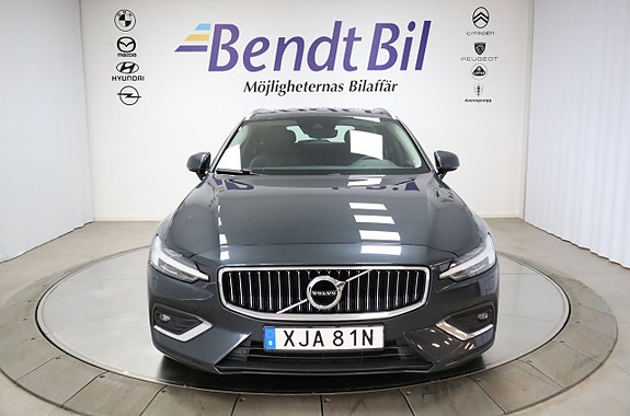 Volvo V60 2 of 5