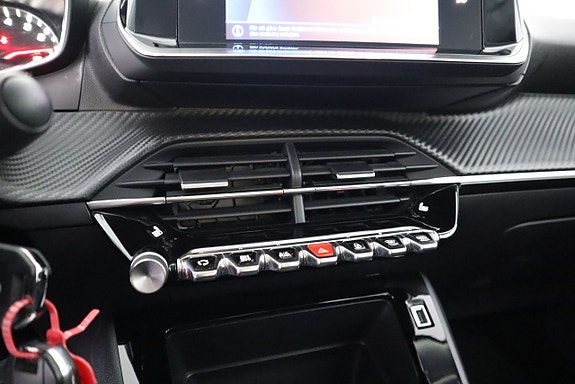 Peugeot 2008 16 of 18