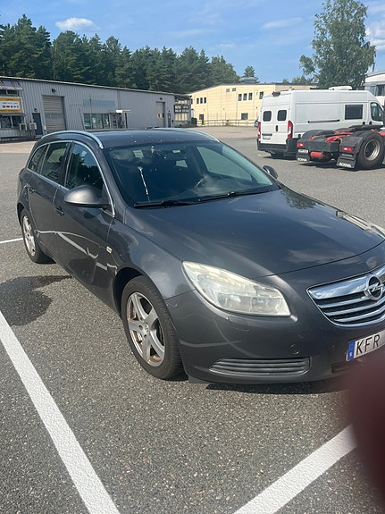Opel Insignia 2 of 6