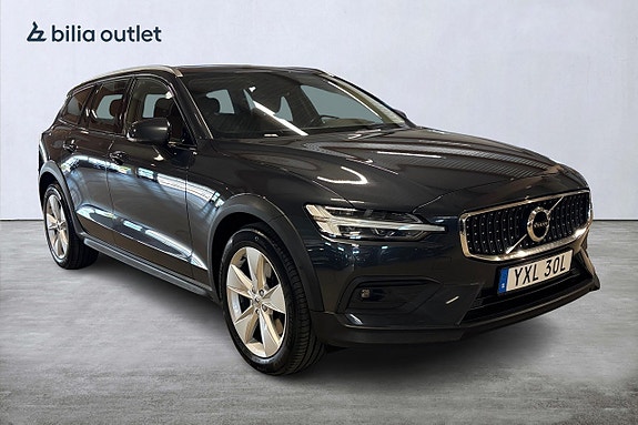 Volvo V60 Cross Country 3 of 5
