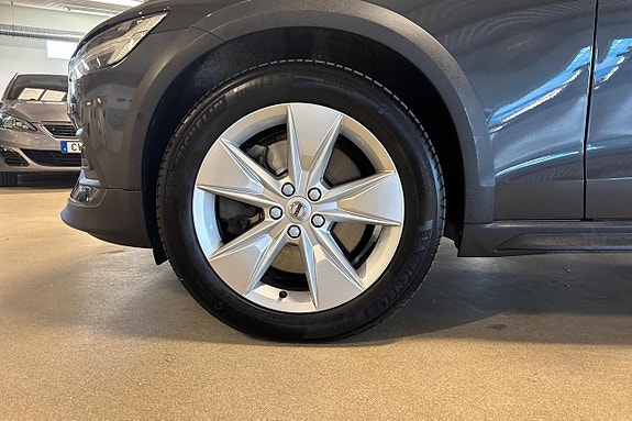 Volvo V60 Cross Country 5 of 5