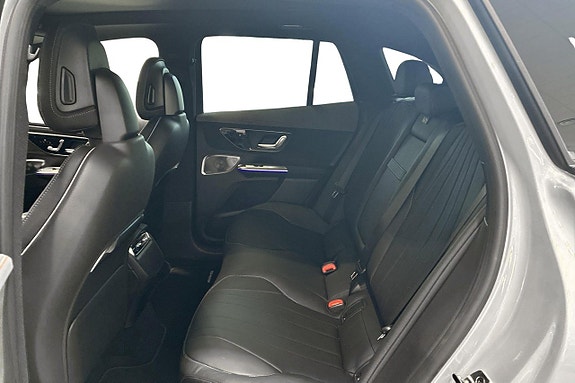 Mercedes-Benz EQE350 SUV 11 of 16