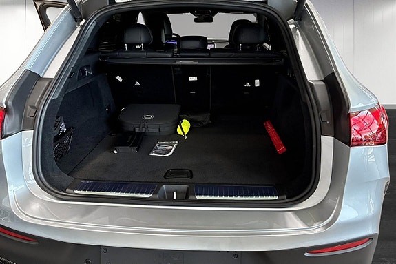 Mercedes-Benz EQE350 SUV 15 of 16