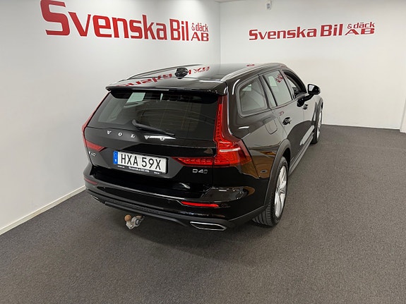 Volvo V60 Cross Country 4 of 5