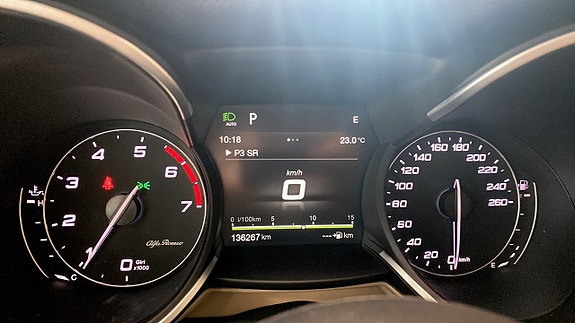 Alfa Romeo Stelvio 16 of 22