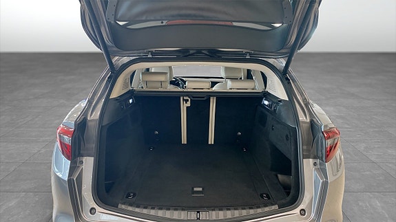 Alfa Romeo Stelvio 10 of 22