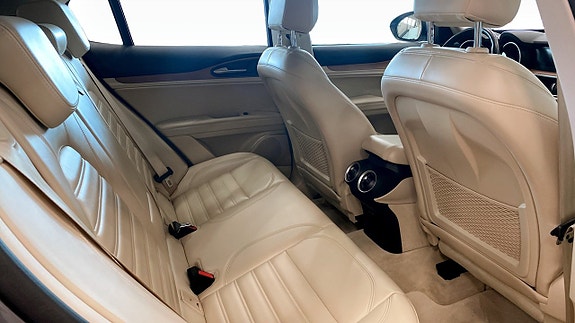 Alfa Romeo Stelvio 5 of 5