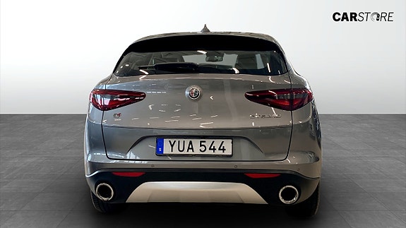 Alfa Romeo Stelvio 7 of 22