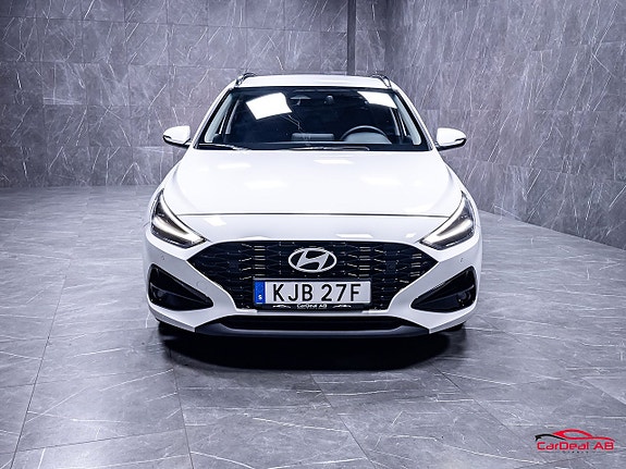 Hyundai i30 2 of 5