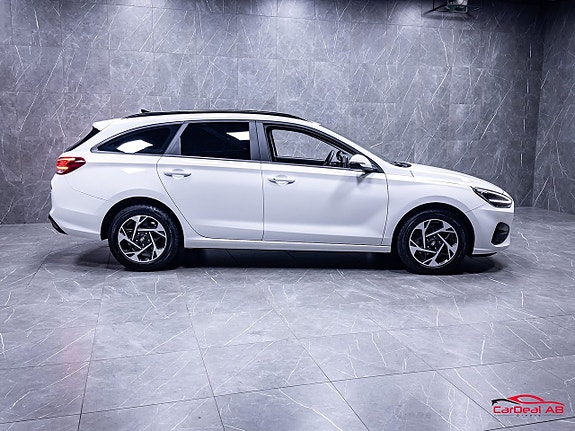 Hyundai i30 8 of 27