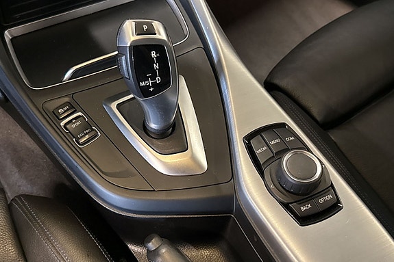BMW 120i 17 of 21