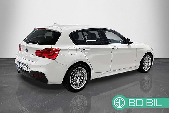 BMW 120i 4 of 21