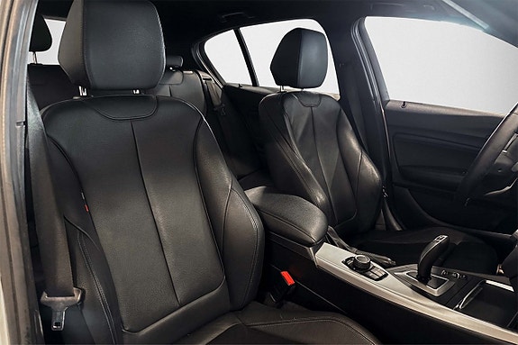 BMW 120i 11 of 21
